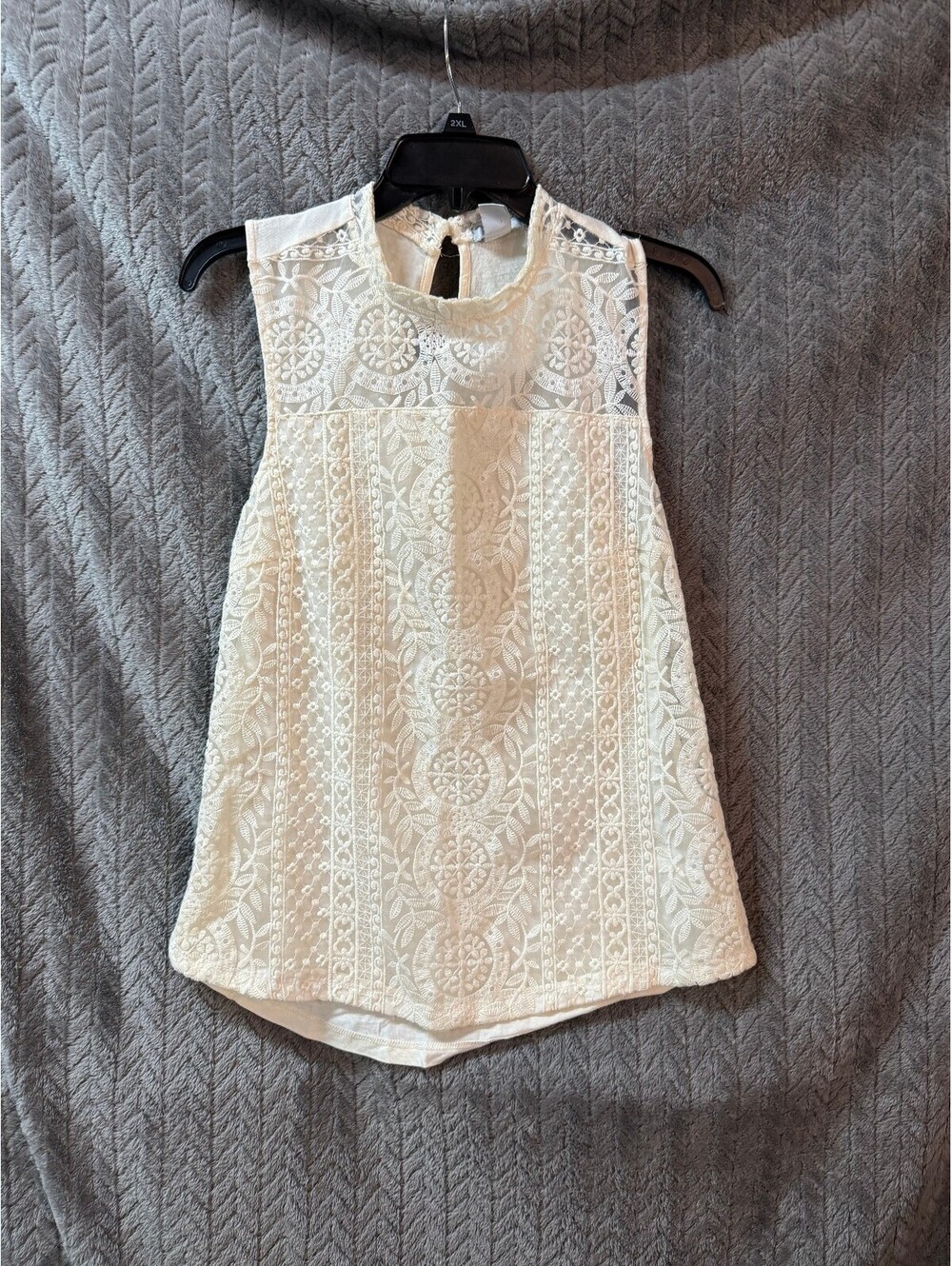 H&M White Sleeveless Lace Top with High Neck and Keyhole Back